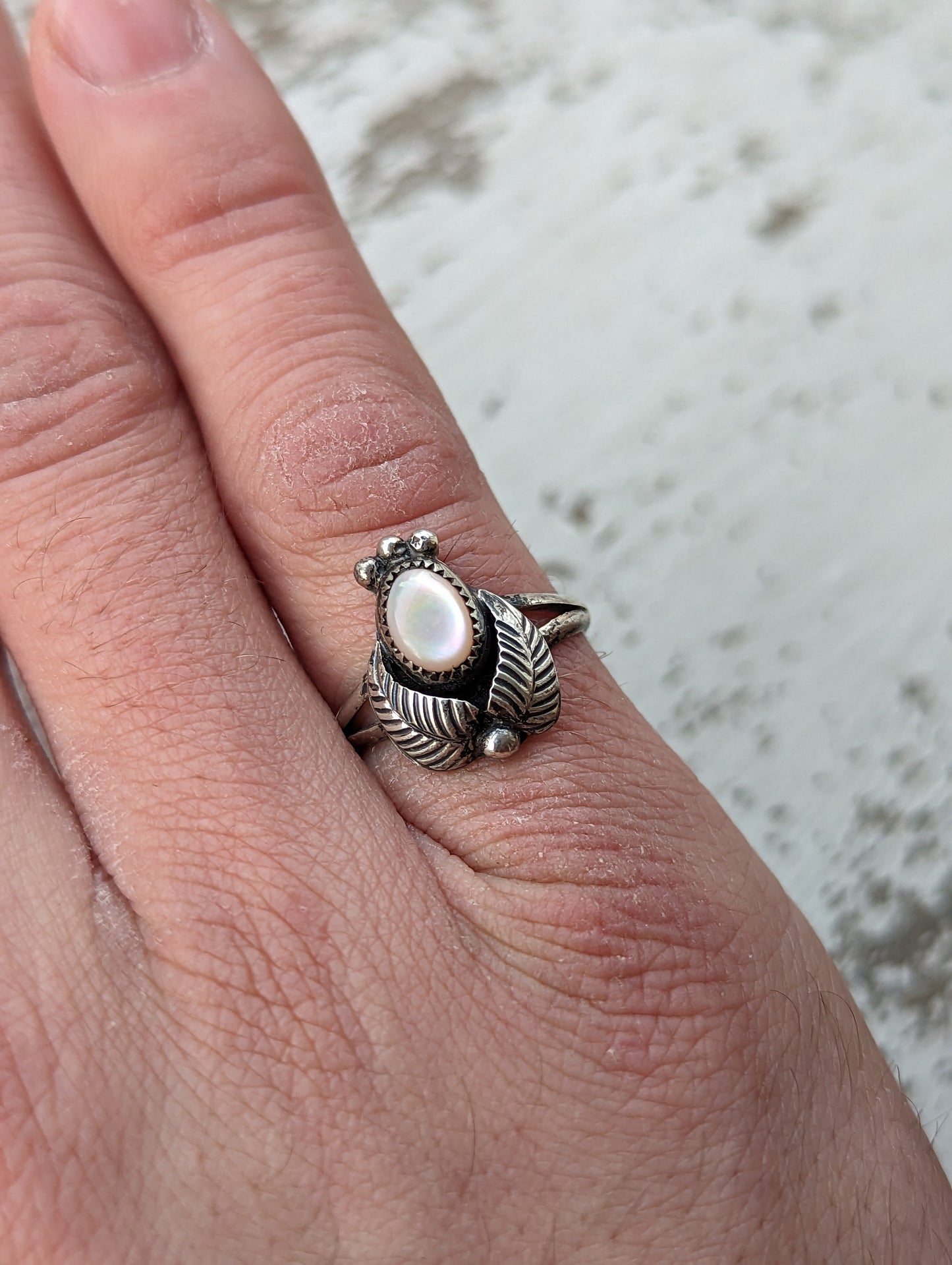 Sterling Navajo/Diné MoP Ring