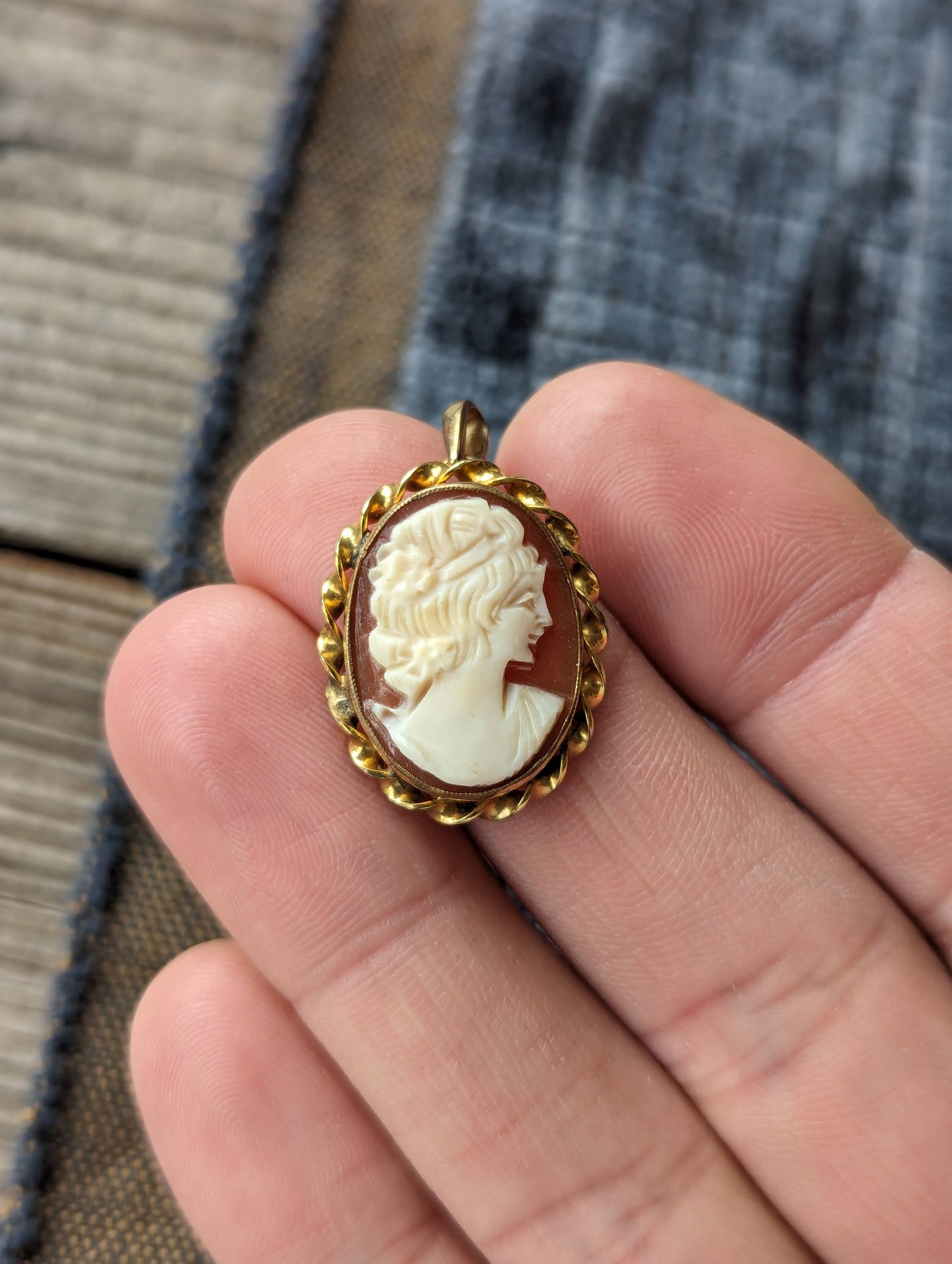 1950s GF Shell Cameo Pendant