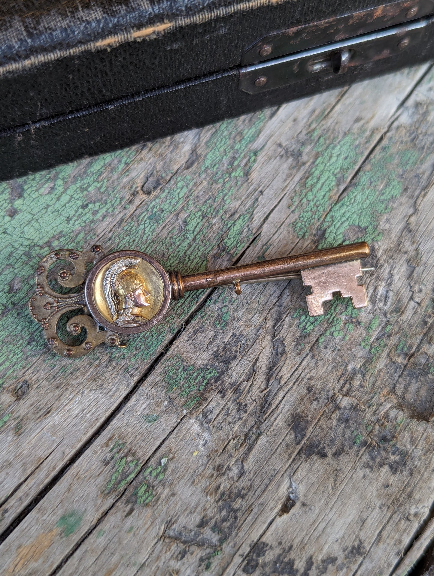 Victorian GF Centurion Skeleton Key Brooch