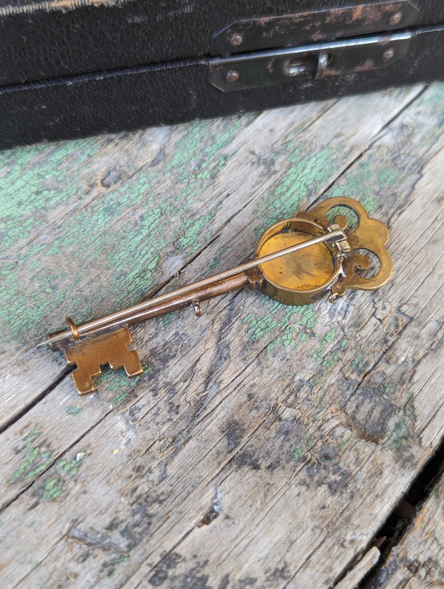 Victorian GF Centurion Skeleton Key Brooch